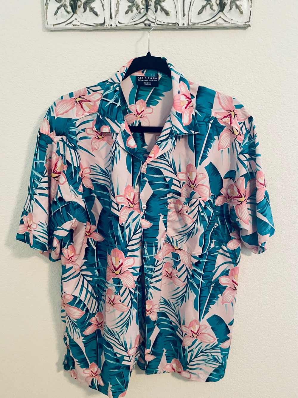 Pacific & Co Hawaiian Tropical Button Up Pink & Teal Floral Aloha Shirt Vacay S